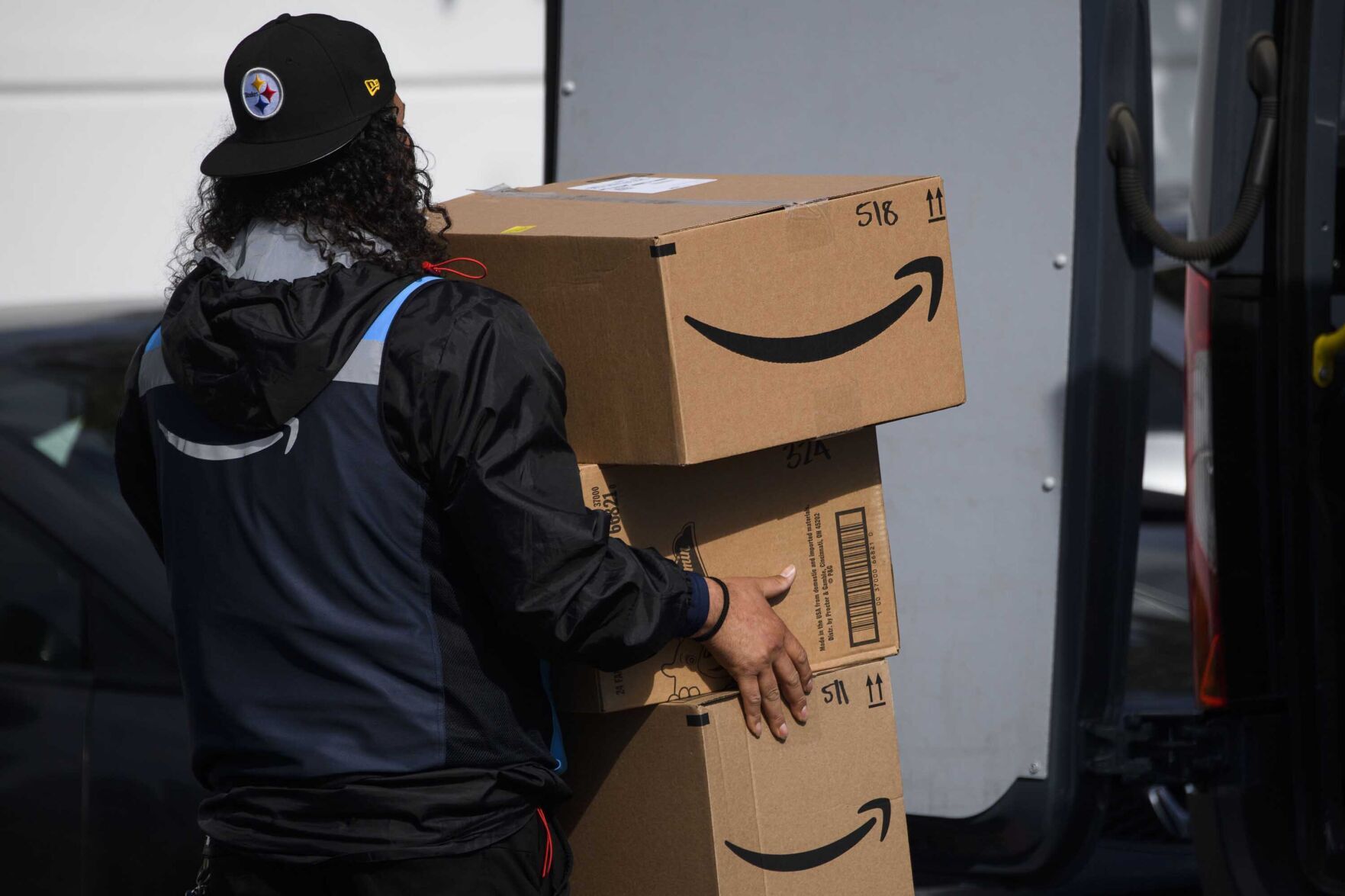 Amazon is everywhere. Here's how the US could break it up